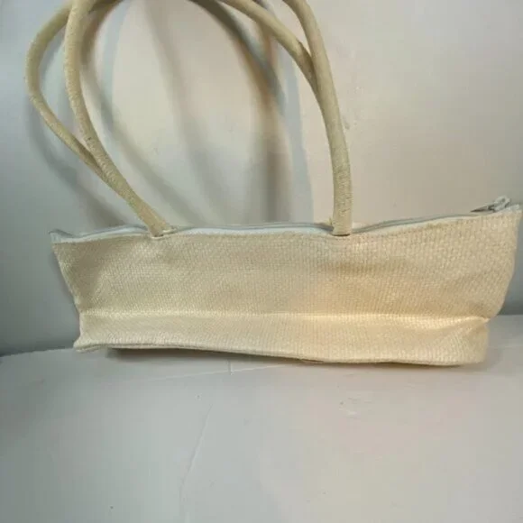 Floral Woven Women's  Embroidered Floral Accents Cream Straw Shoulder Bag - Picture 6 of 8